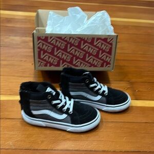 Toddler MTE Sk8-Hi Zip Insulated Shoes | Sz 8, Worn Once